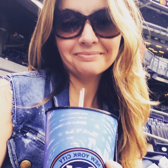 Meet the Poser Erica - Picture 1 of 1